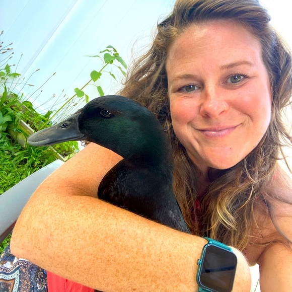 Meet your Posher, Mandee - Picture 1 of 5